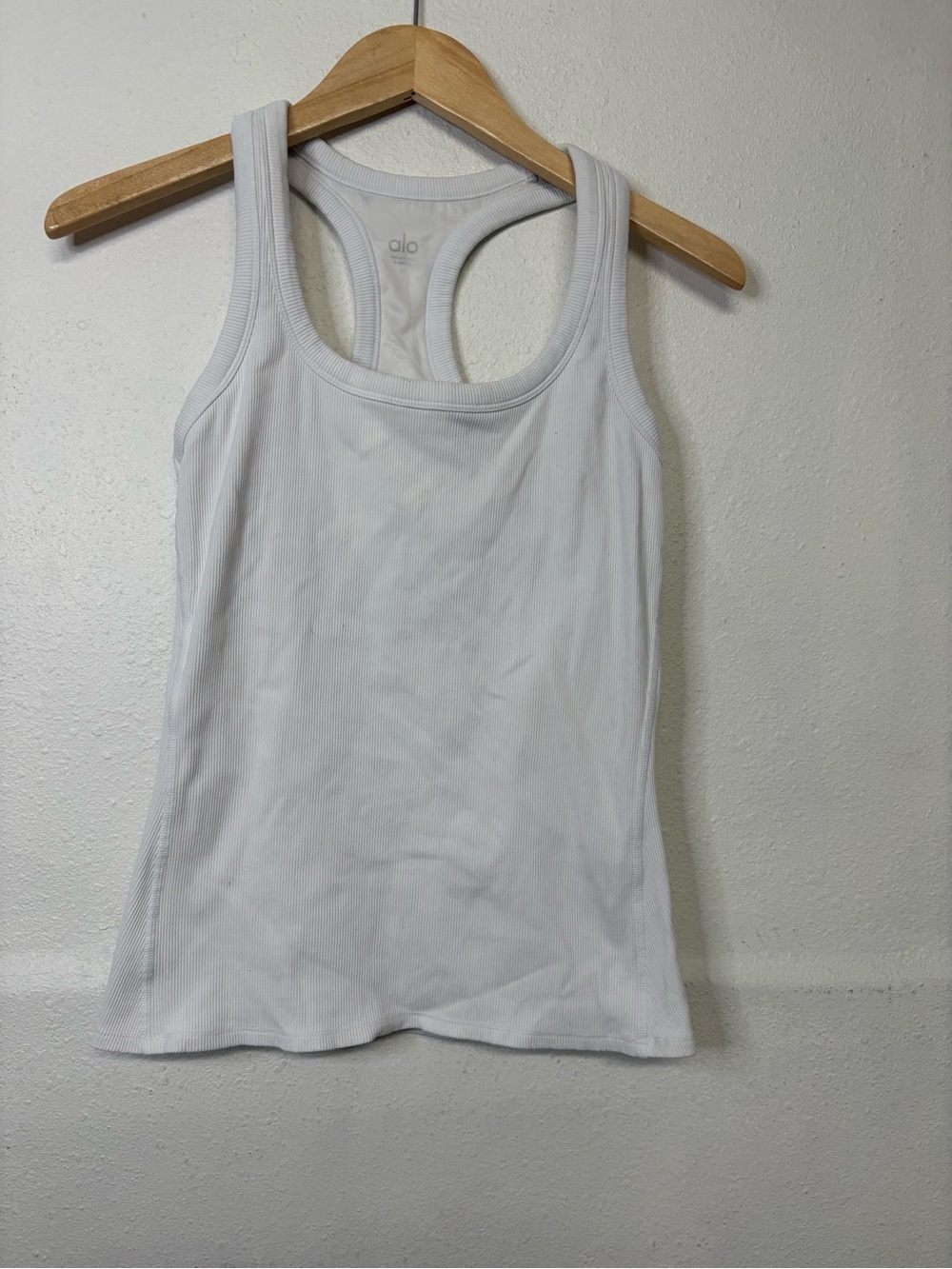 ALO Yoga Women’s White Racerback Tank Top